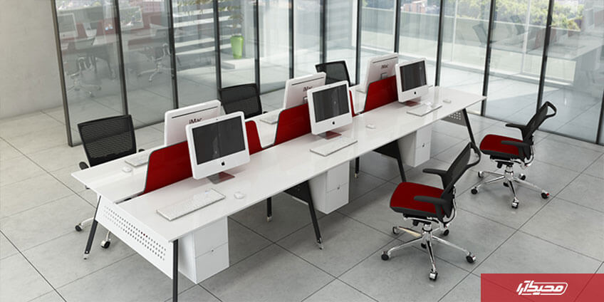 The standard distance between the desk and the chair is 20-26 cm.