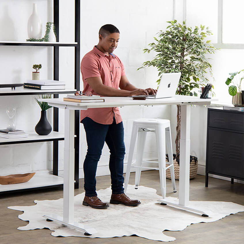 مطالعات نشان داده اند که کار با میز ایستاده تأثیر مثبتی بر خلق و خو دارد و سطح انرژی را افزایش می دهد